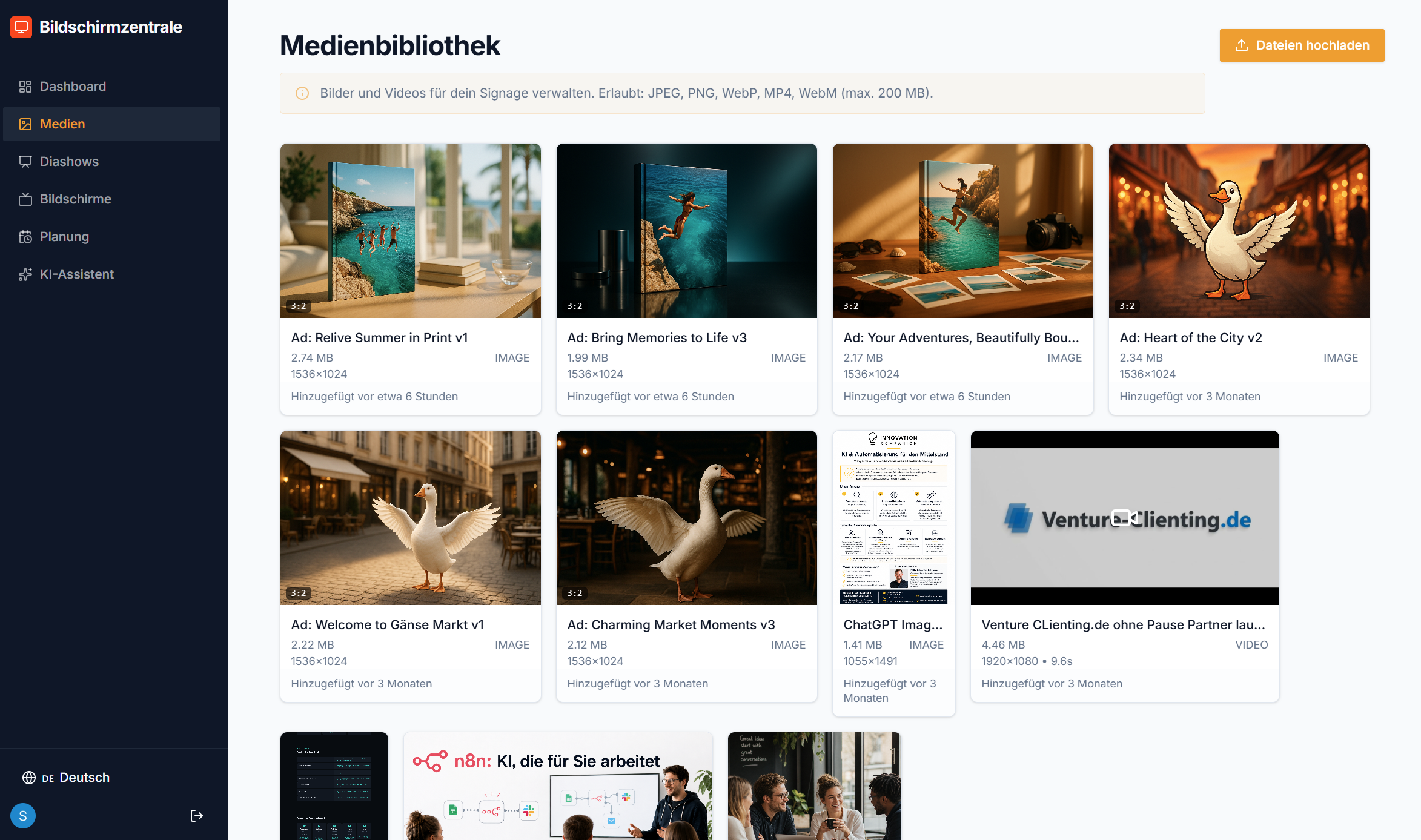 Medienbibliothek im Dashboard – Bildergalerie mit hochgeladenen Fotos und Videos für Werbebildschirme
